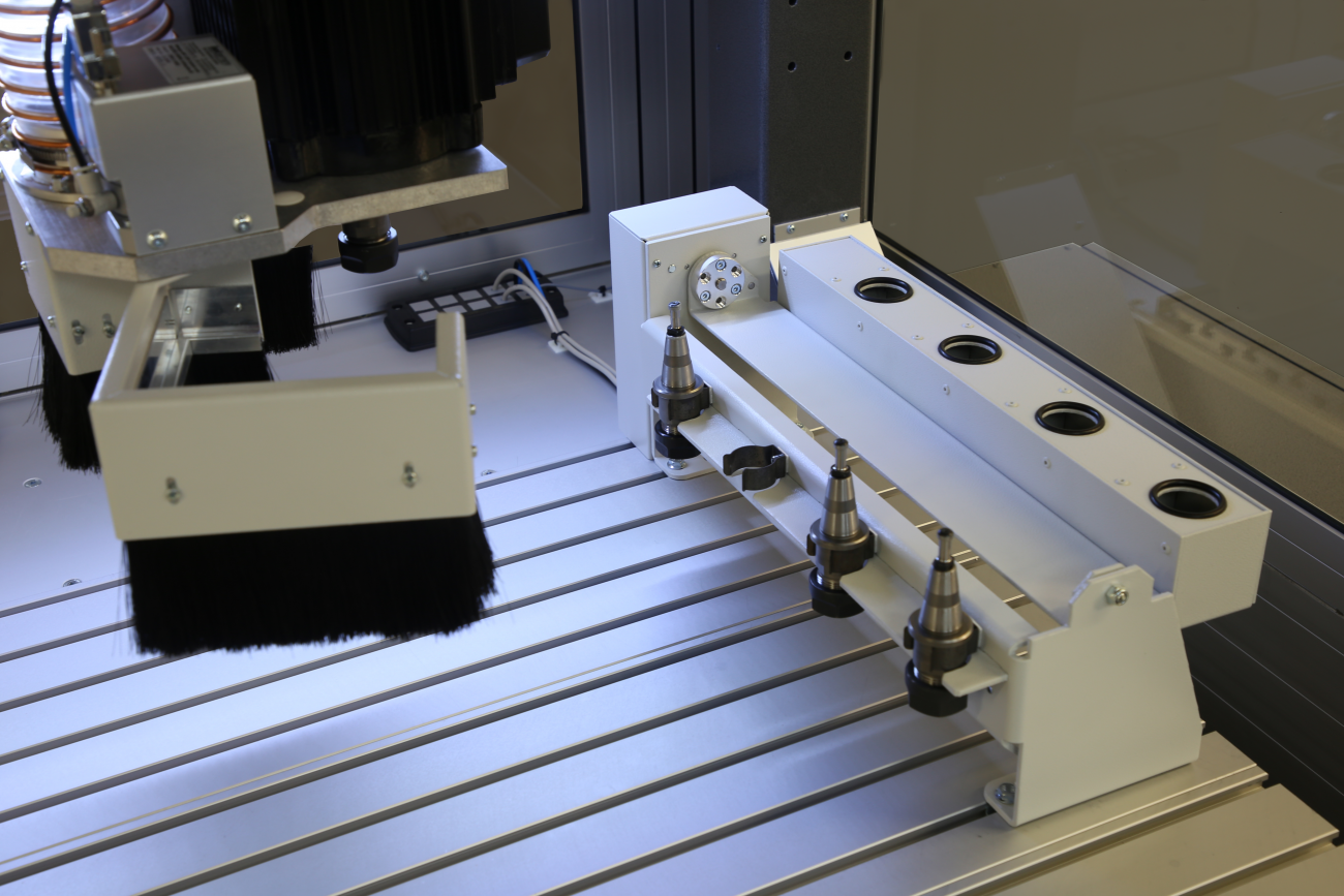 Flatcom M30 with tool changer Flatcom M30 with tool change